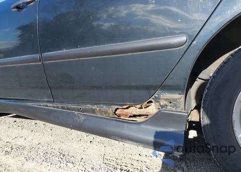 2005 Toyota Corolla S from USA, damaged, VIN 2T1BR32E25C424107